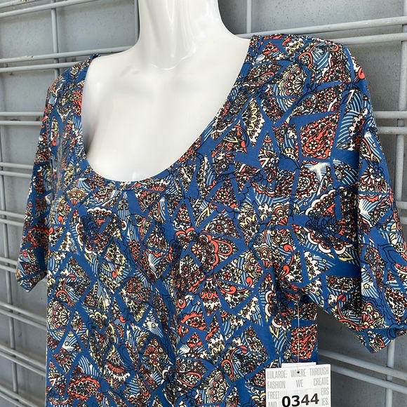 LulaRoe Paisley Printed Perfect T High Low Top-#0344 - Picture 3 of 12